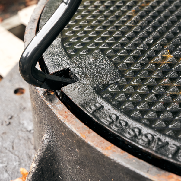     sewer manhole hook lifting cover
