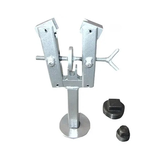     plug insertion tool for pipe plugs